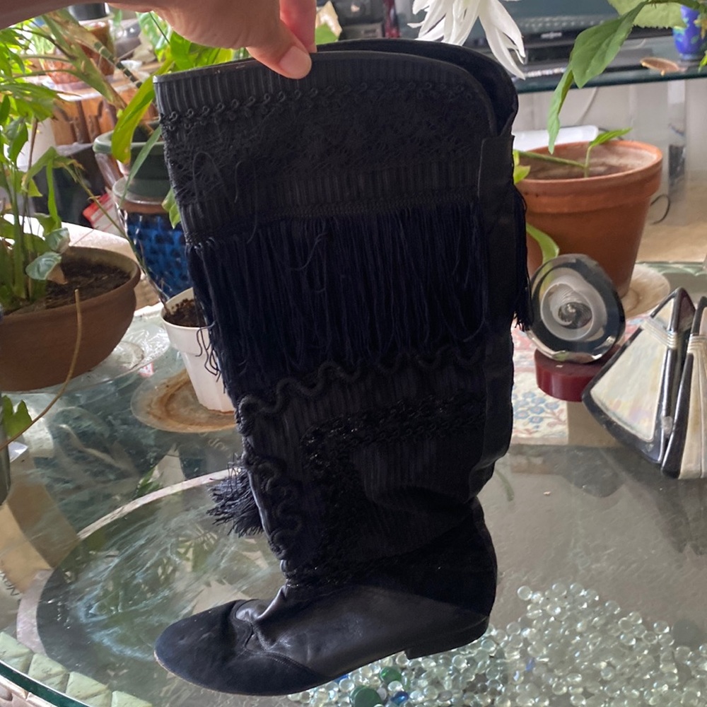 Italian Black leather boots with detailed embroidery. Size 6.